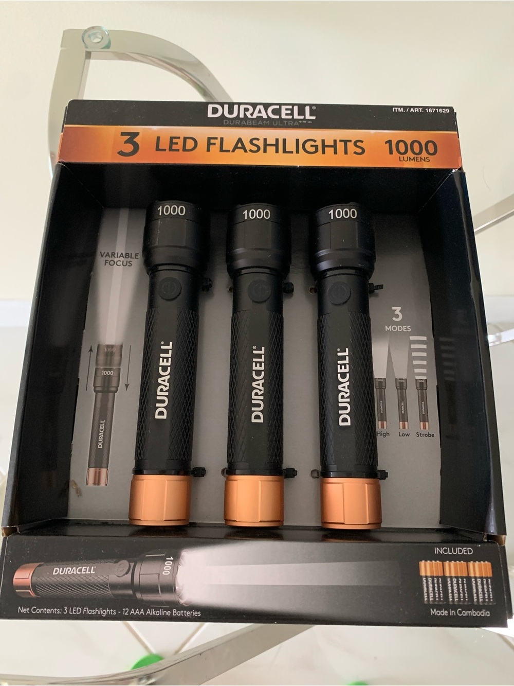 Duracell 3-Pack 1000 Lumen LED Flashlights 
NIB batteries included